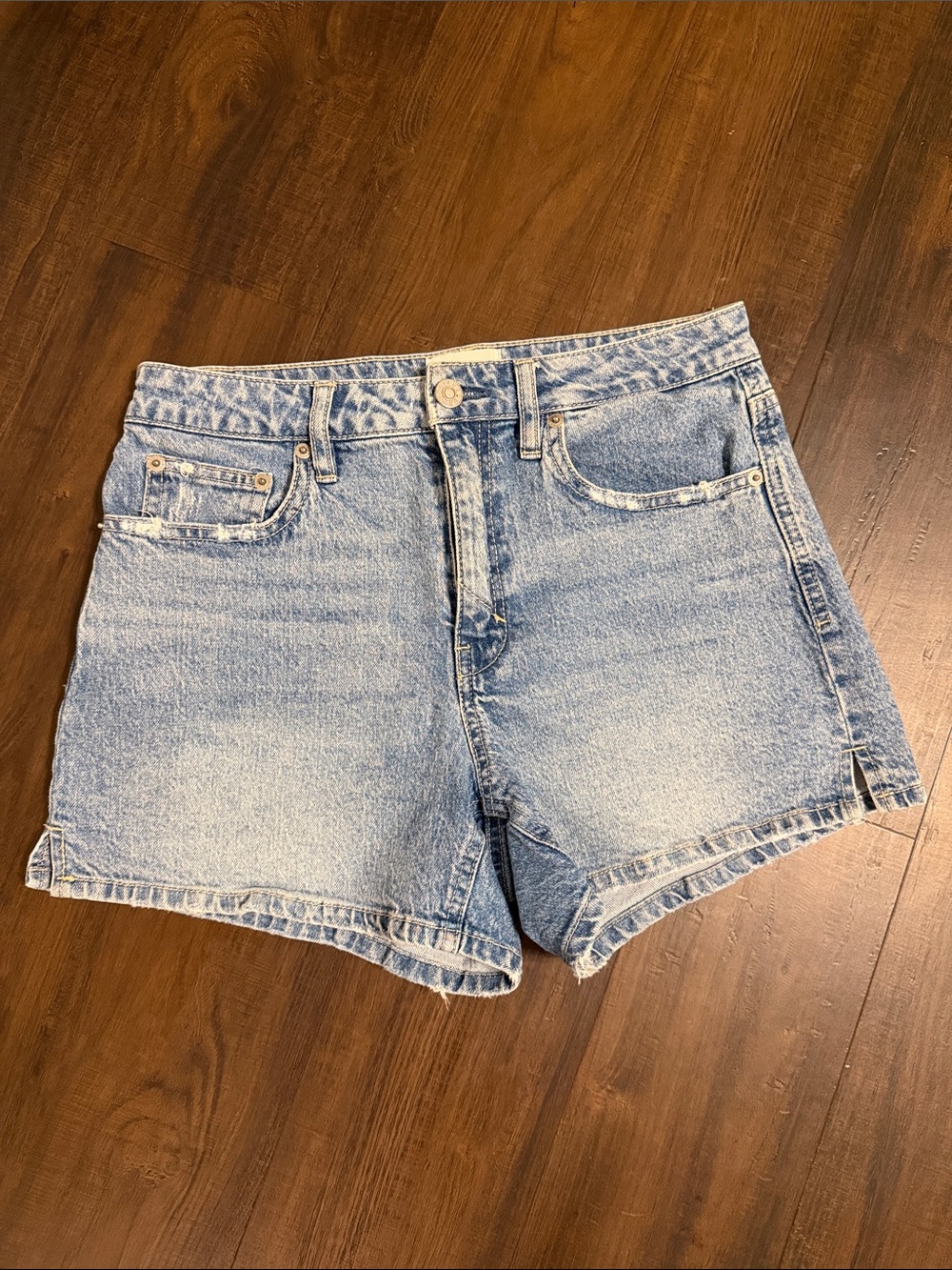 Unpublished Emma Denim Shorts Women’s size 26 $101 Retail